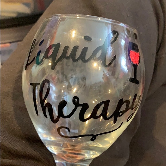 2 wine glasses with funny sayings - Picture 5 of 6